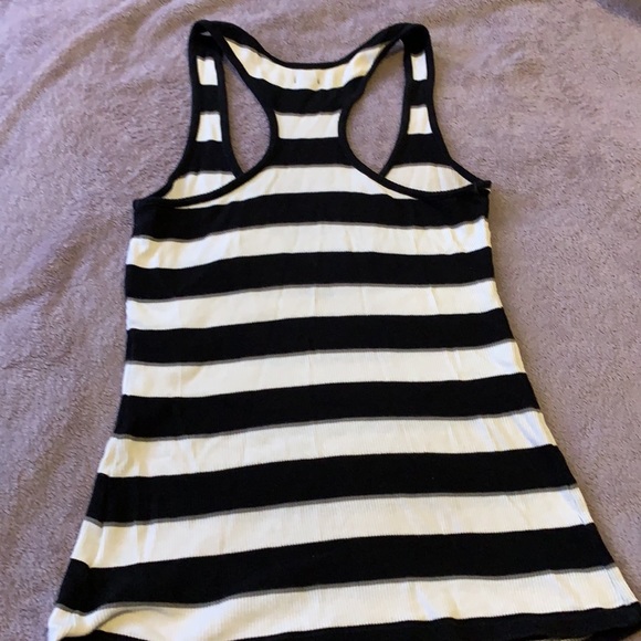 Guess women’s tank top - Picture 2 of 3